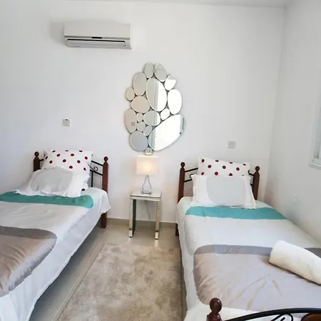 How To Rent Your Own Luxury Holiday In For Less Than Basic 1287 * Protaras